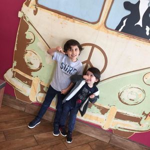 Meet your Posher, Eliusca